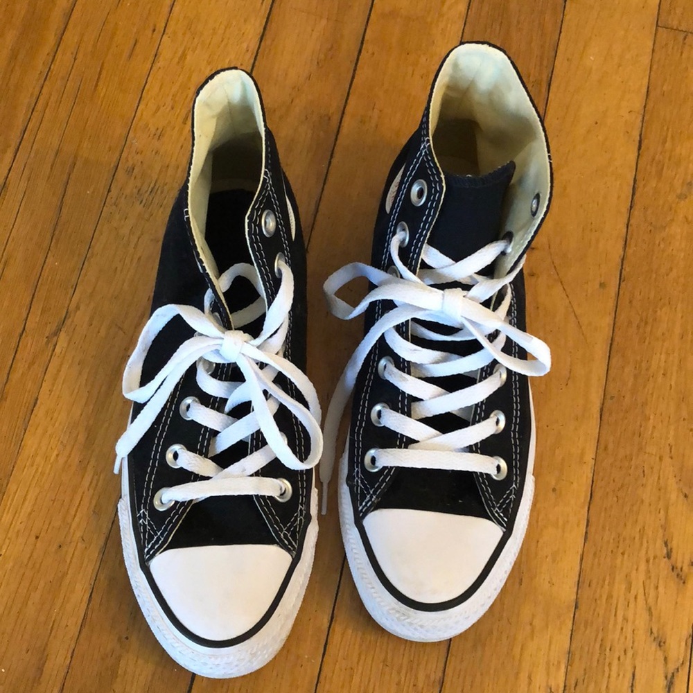 Women’s black high top converse
